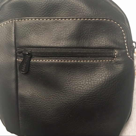 12/1/24 & 7/19/24 host pick🎉🎉SALE!! NWT Multi Sac Black Handbag - Picture 6 of 6
